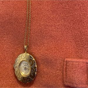 Vintage  beautiful shock resistant jewel watch (needs to be repaired)